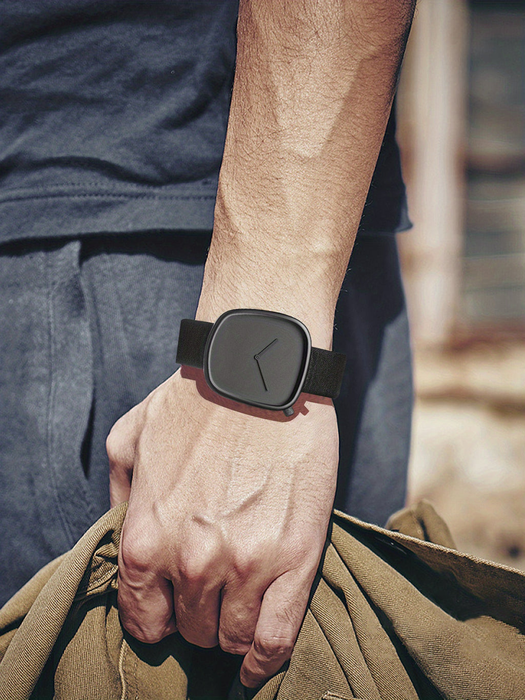 A Minimalist Square Watch With Pebble-like Design, Featuring No Scale, For Both Men And Women, With A PU Leather Strap
