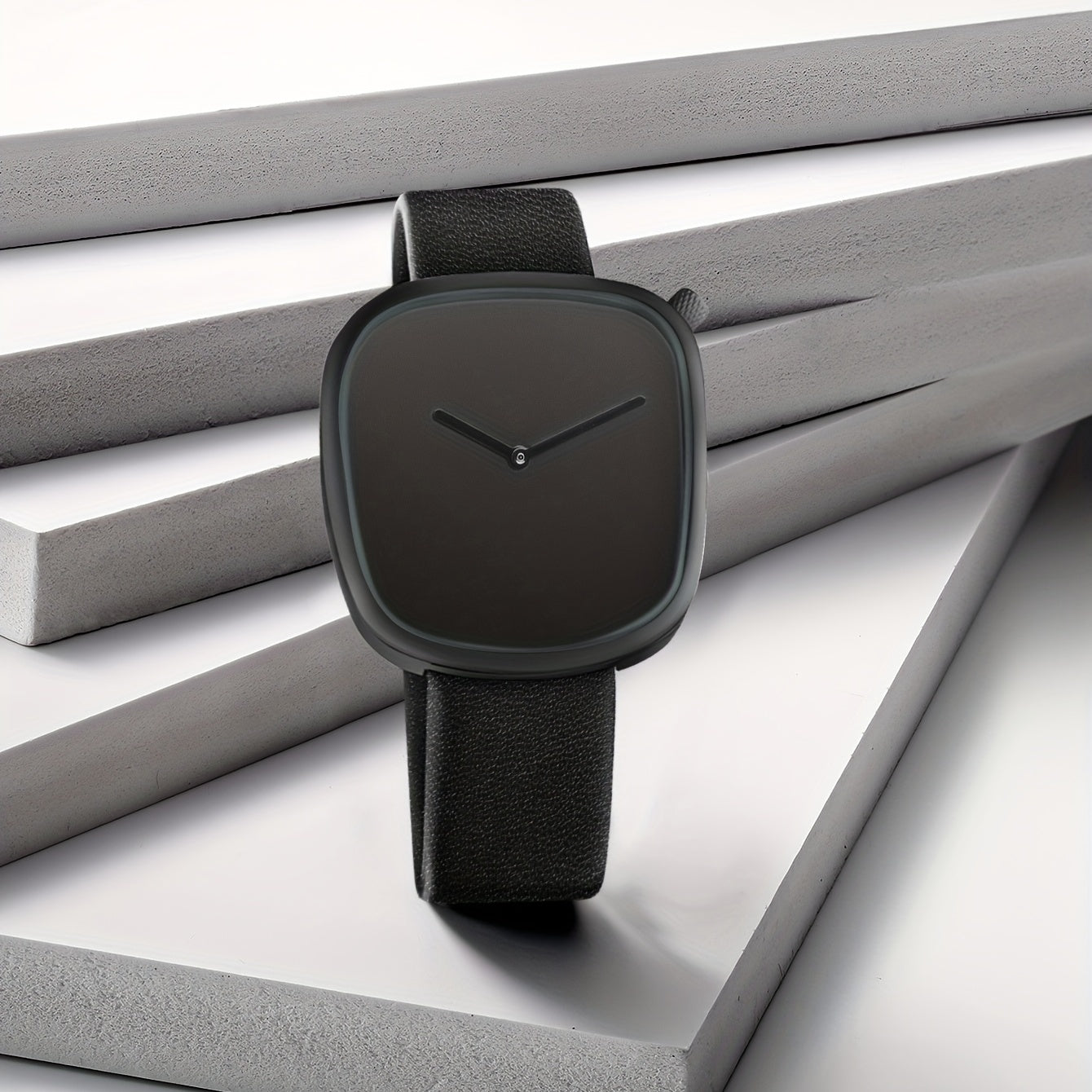 A Minimalist Square Watch With Pebble-like Design, Featuring No Scale, For Both Men And Women, With A PU Leather Strap