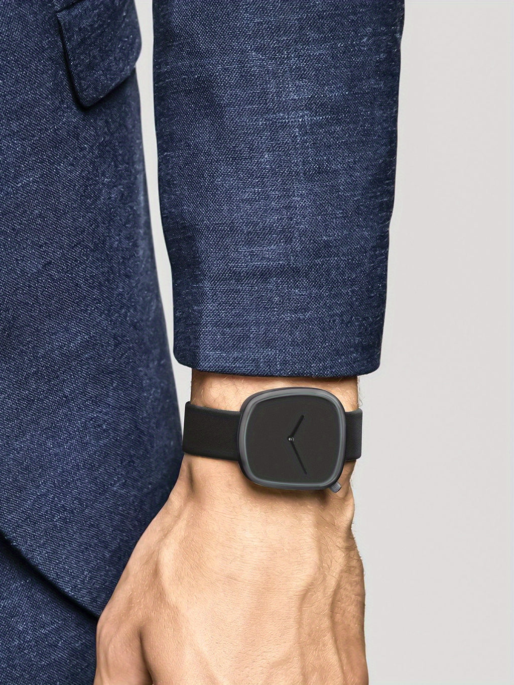 A Minimalist Square Watch With Pebble-like Design, Featuring No Scale, For Both Men And Women, With A PU Leather Strap