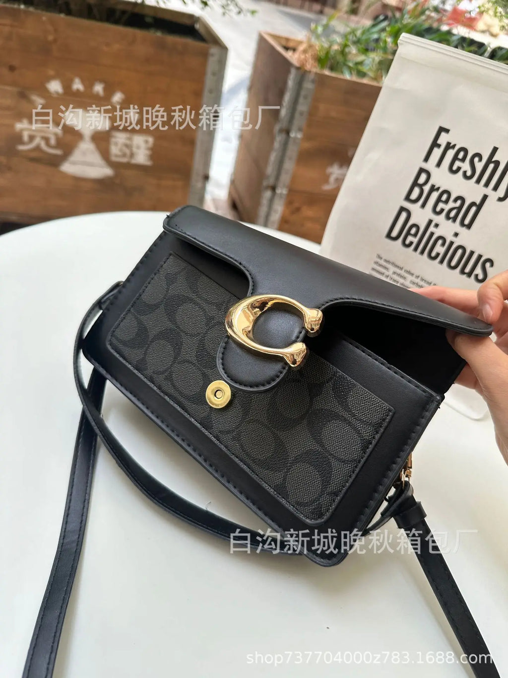New Diamond Hand-mounted Chain Crossbody Bag Versatile Fragrance Underarm Shoulder Bag