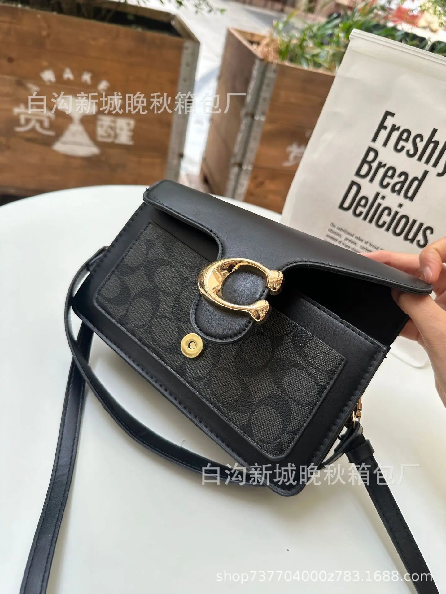 New Diamond Hand-mounted Chain Crossbody Bag Versatile Fragrance Underarm Shoulder Bag