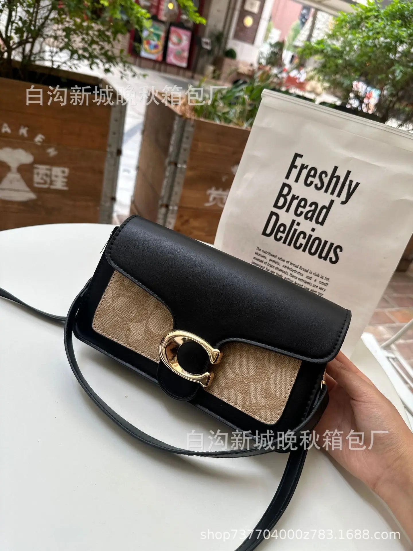New Diamond Hand-mounted Chain Crossbody Bag Versatile Fragrance Underarm Shoulder Bag