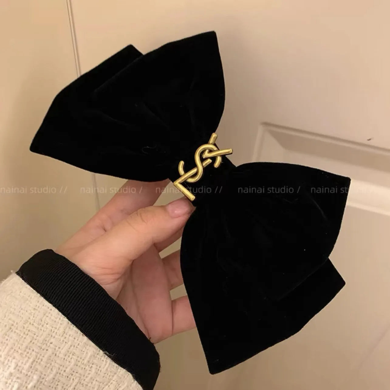 New Women Alphabet Hair Clip Black Velvet Clip For Women Fashion Elegant Hairgrip Vintage French Grab Clip Bow Spring Headwear