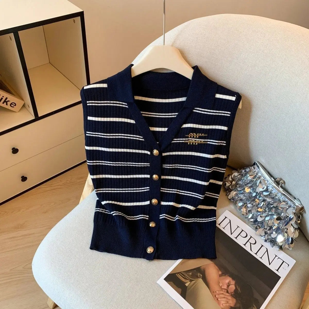 2025 Summer Korean Style Embroidered Lapel Single-breasted Knitted Women's Sleeveless Versatile Temperament Sleeveless Tank Top