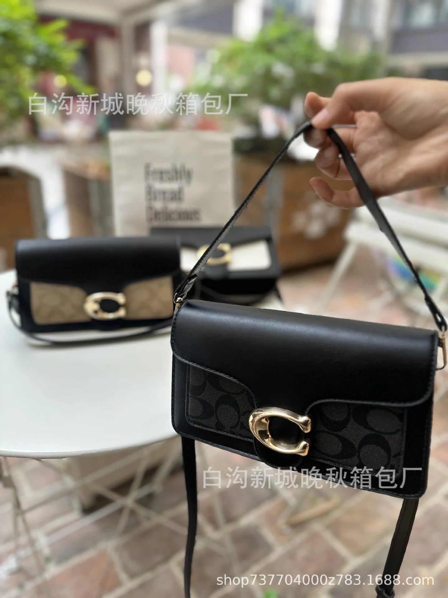 New Diamond Hand-mounted Chain Crossbody Bag Versatile Fragrance Underarm Shoulder Bag