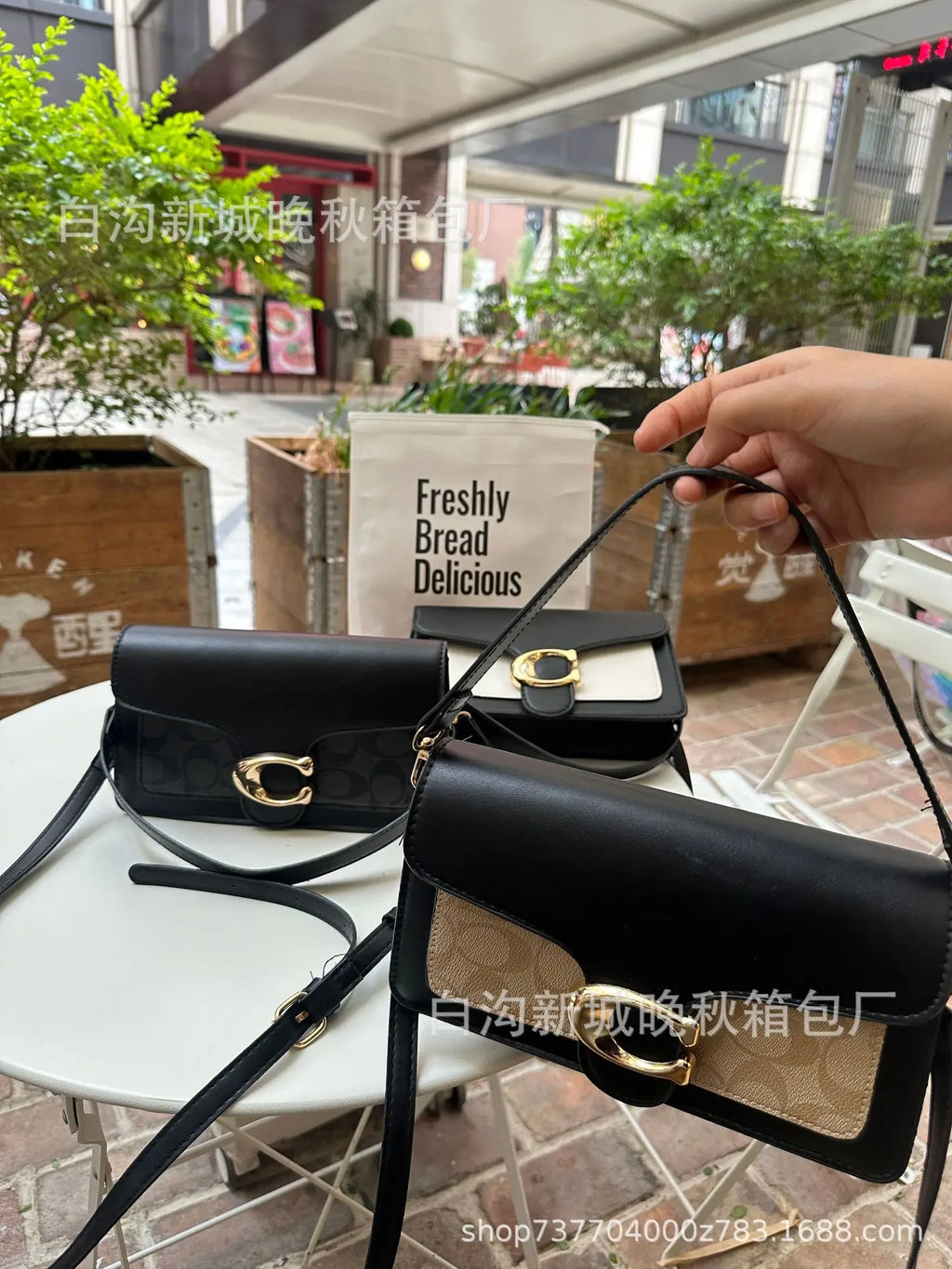 New Diamond Hand-mounted Chain Crossbody Bag Versatile Fragrance Underarm Shoulder Bag