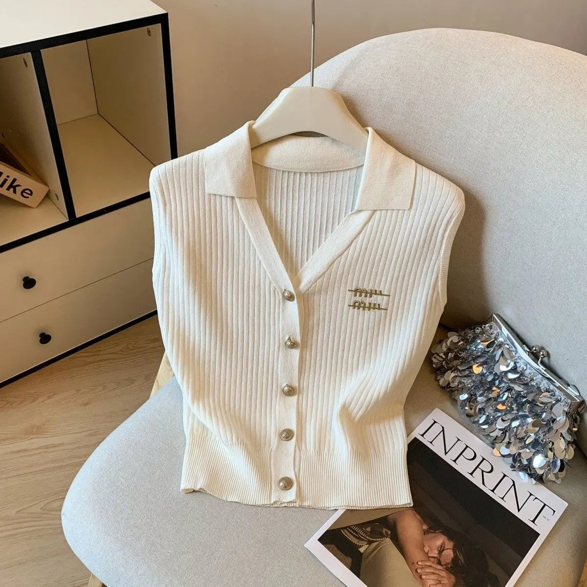 2025 Summer Korean Style Embroidered Lapel Single-breasted Knitted Women's Sleeveless Versatile Temperament Sleeveless Tank Top