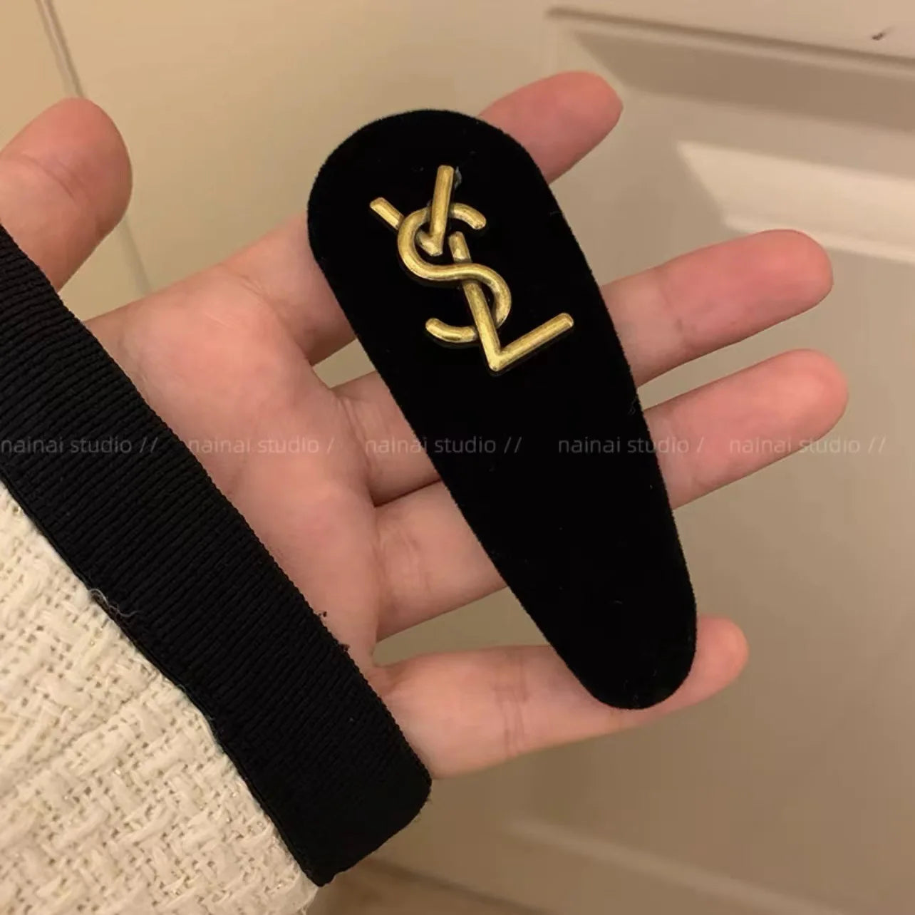 New Women Alphabet Hair Clip Black Velvet Clip For Women Fashion Elegant Hairgrip Vintage French Grab Clip Bow Spring Headwear