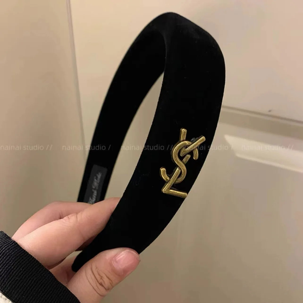 New Women Alphabet Hair Clip Black Velvet Clip For Women Fashion Elegant Hairgrip Vintage French Grab Clip Bow Spring Headwear