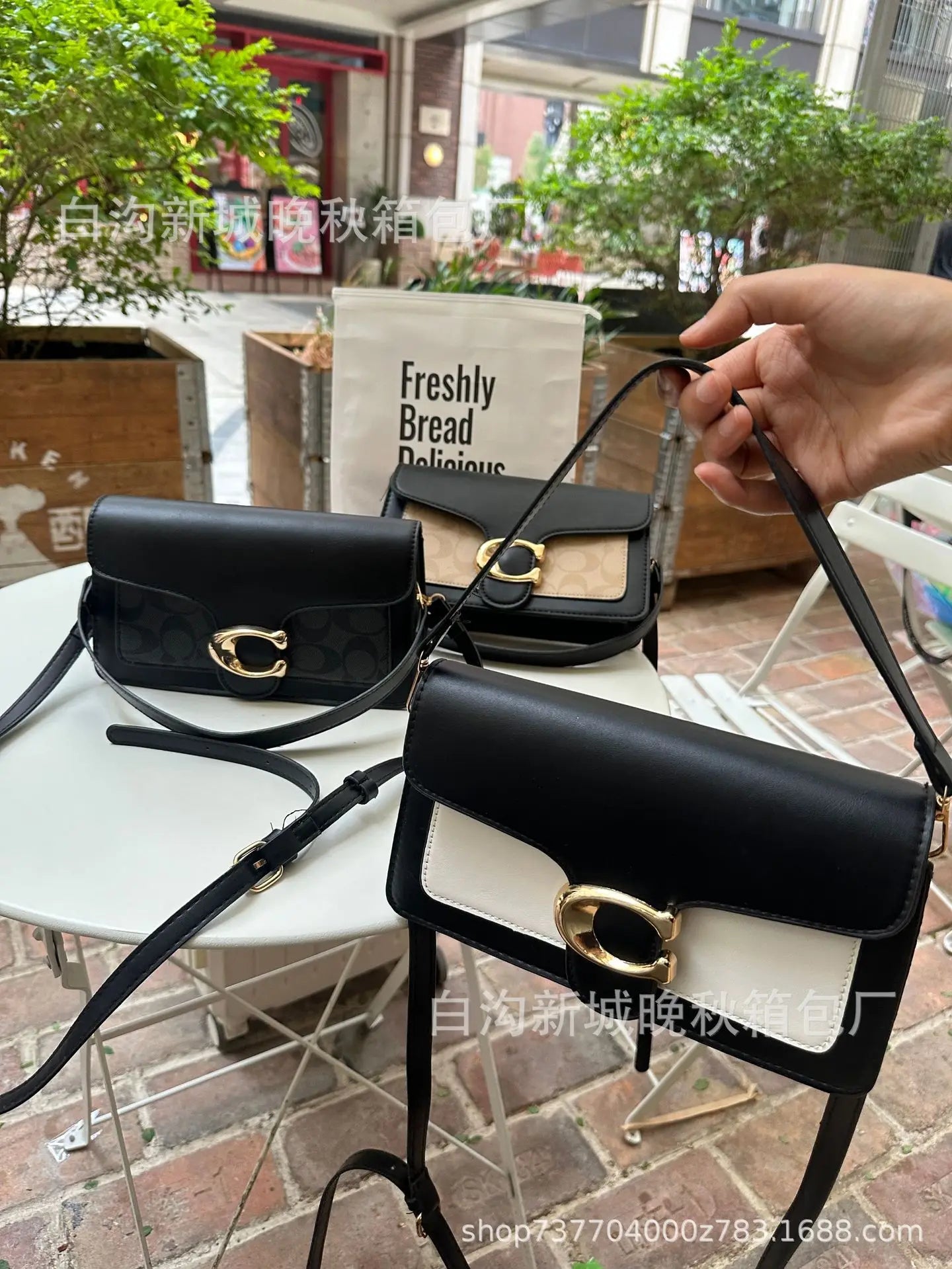 New Diamond Hand-mounted Chain Crossbody Bag Versatile Fragrance Underarm Shoulder Bag
