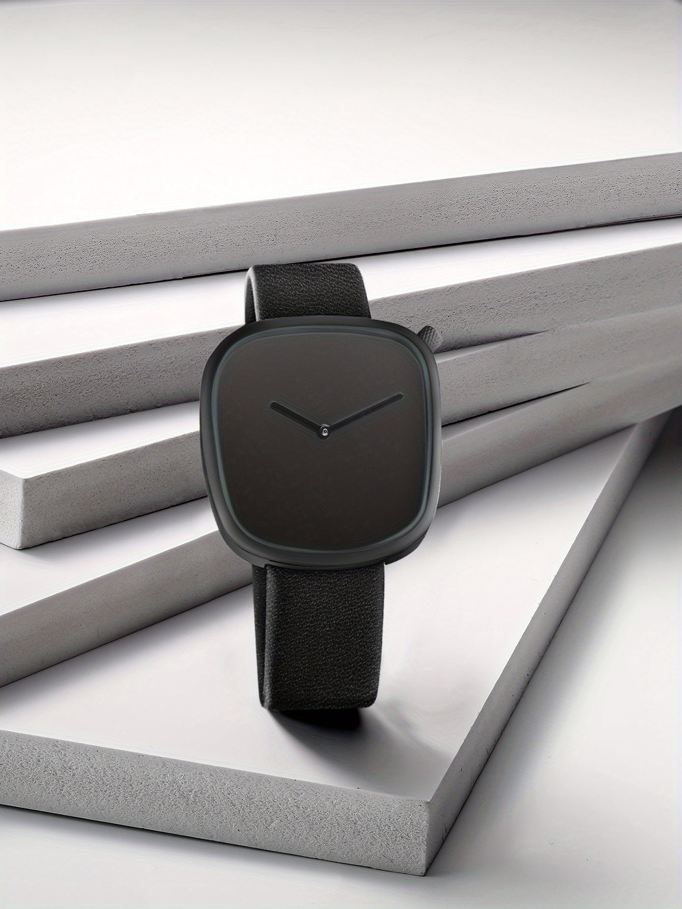 A Minimalist Square Watch With Pebble-like Design, Featuring No Scale, For Both Men And Women, With A PU Leather Strap